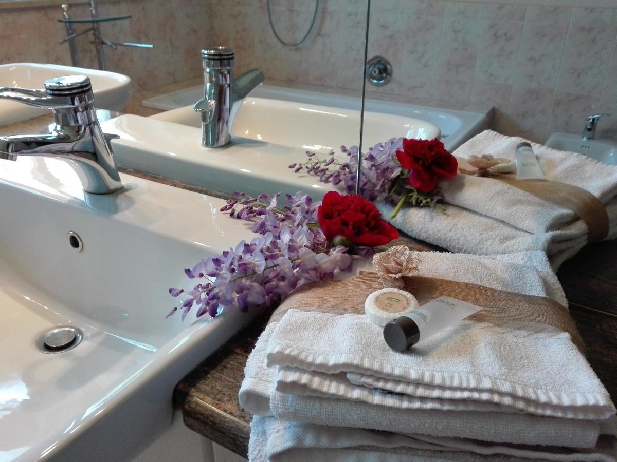 La Vie En Rose Bed and Breakfast Buia Εξωτερικό φωτογραφία