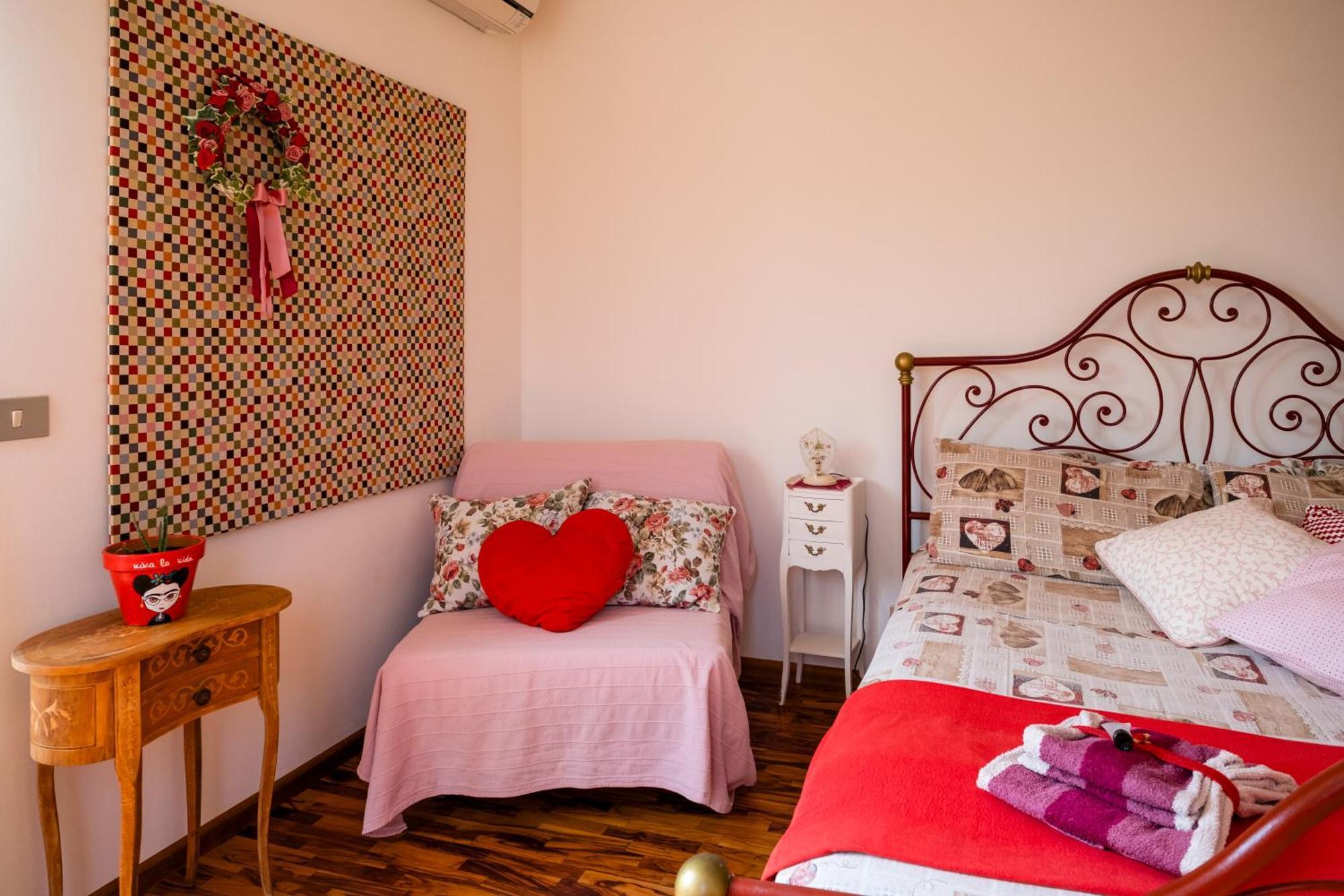 La Vie En Rose Bed and Breakfast Buia Εξωτερικό φωτογραφία